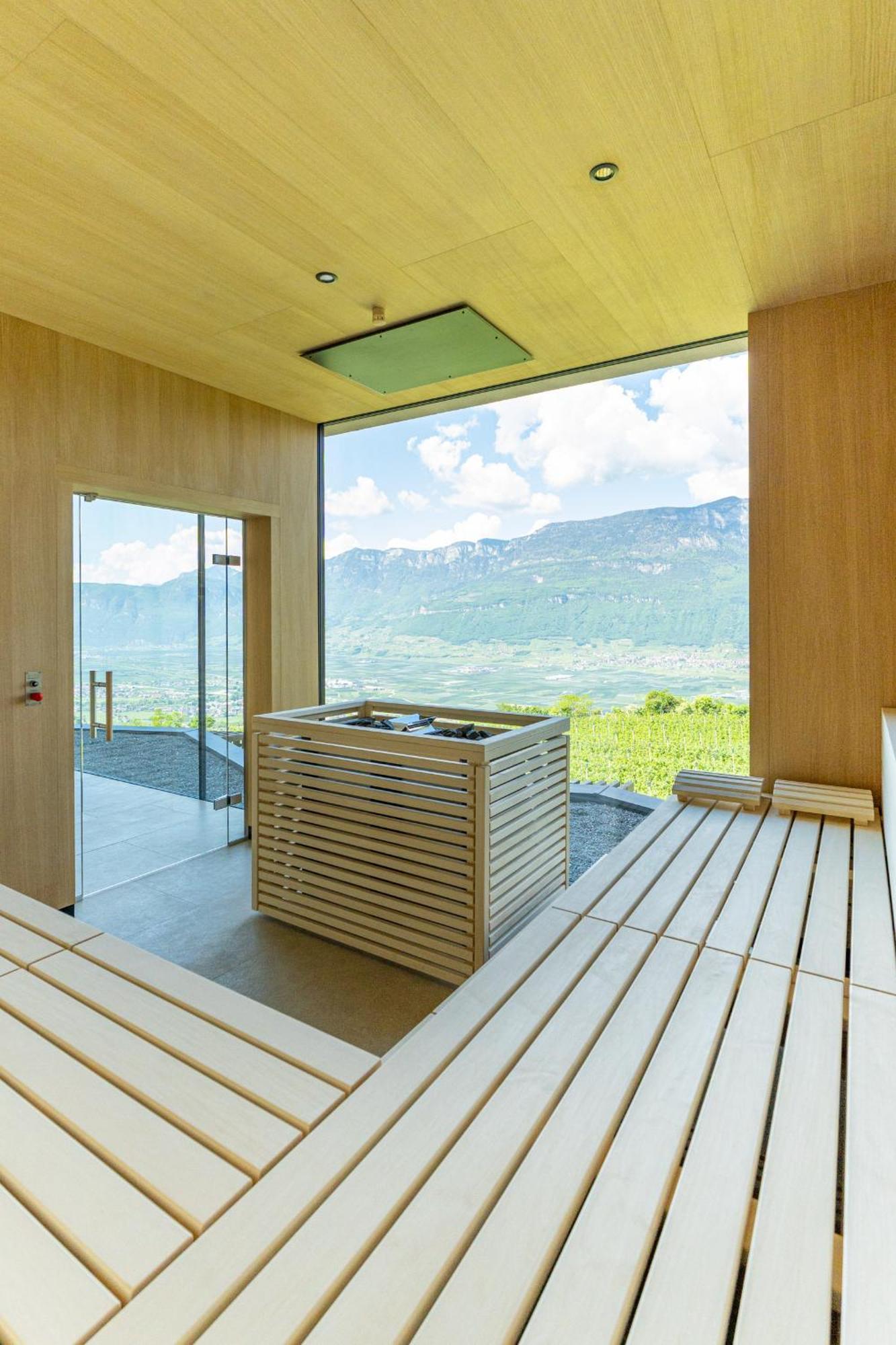 Hotel Tenz Montagna Buitenkant foto