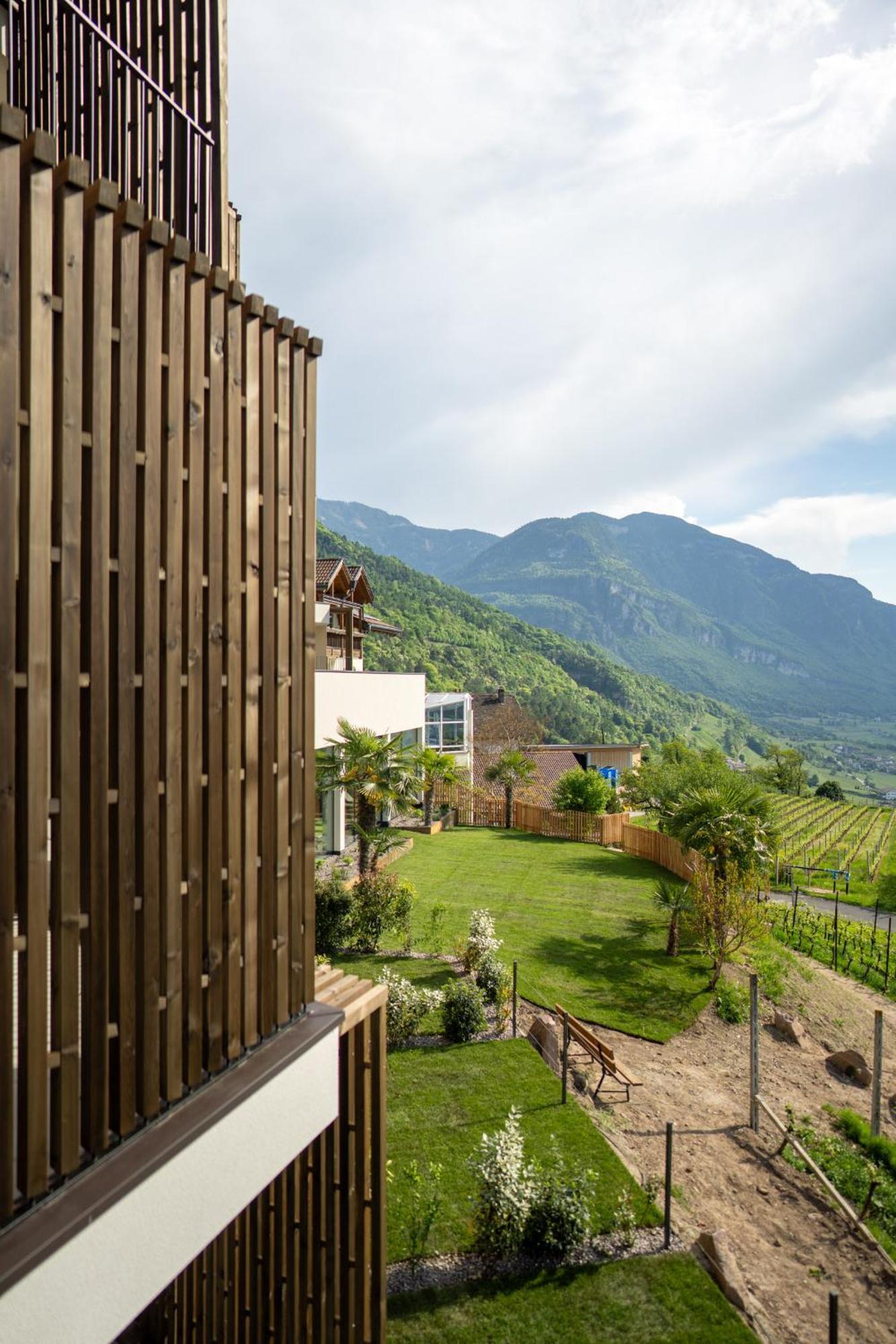 Hotel Tenz Montagna Buitenkant foto