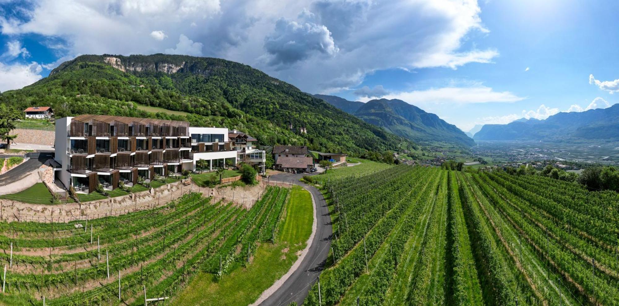 Hotel Tenz Montagna Buitenkant foto