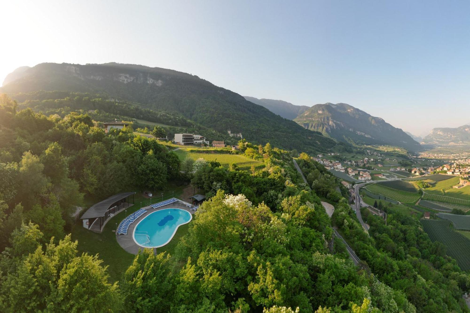 Hotel Tenz Montagna Buitenkant foto