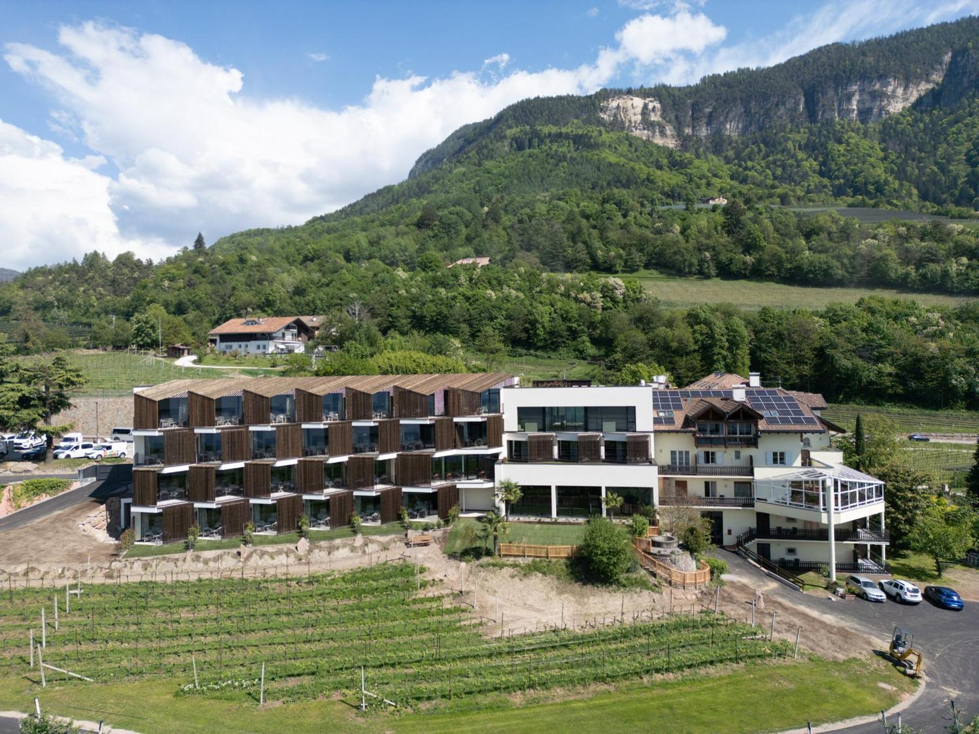 Hotel Tenz Montagna Buitenkant foto