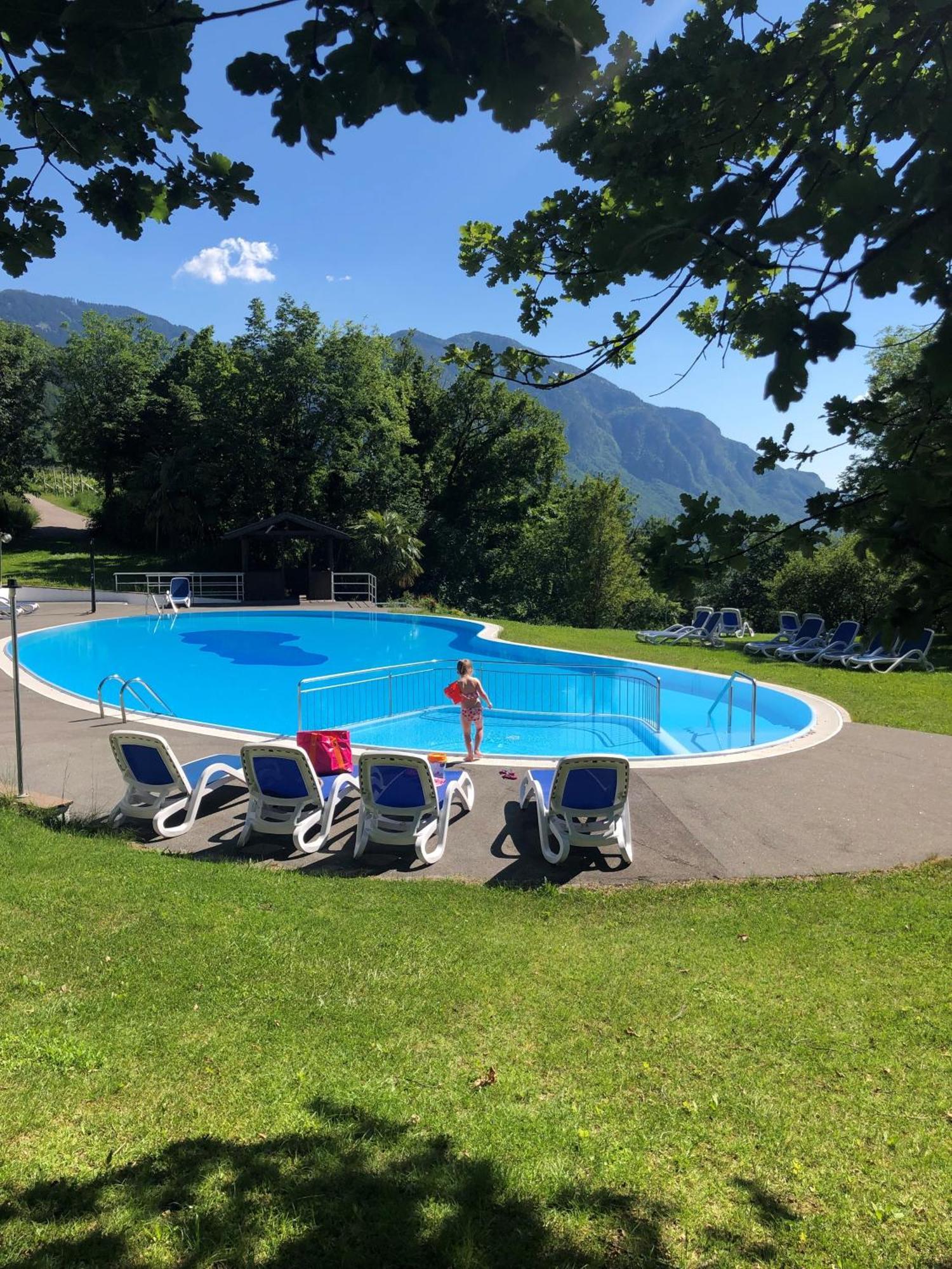Hotel Tenz Montagna Buitenkant foto